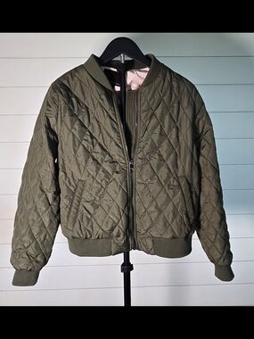 Banana Republic Olive Green Quilted Bombee Jacket with Pink Lining M